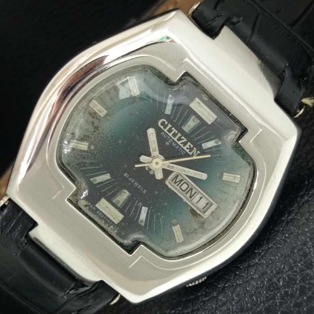 Vintage 1981 Citizen Automatic Mens Silver Watch WDaydate  Patina Accents